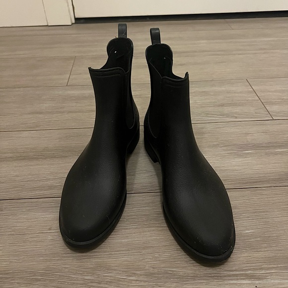 Black Aldo rain boots / ankle boots - Picture 2 of 3